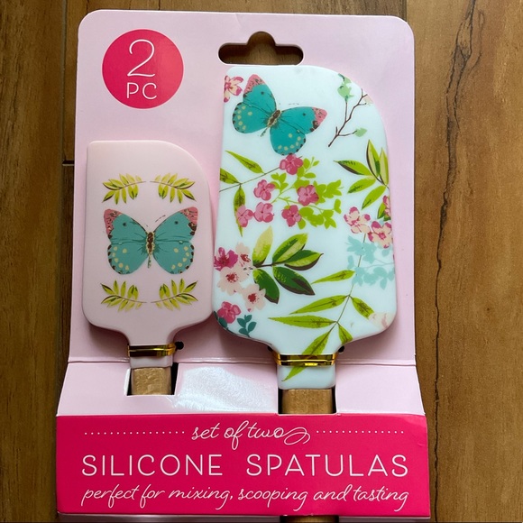 Other - SET OF 2 GORGEOUS 🦋 SILICONE SPATULAS NWOT